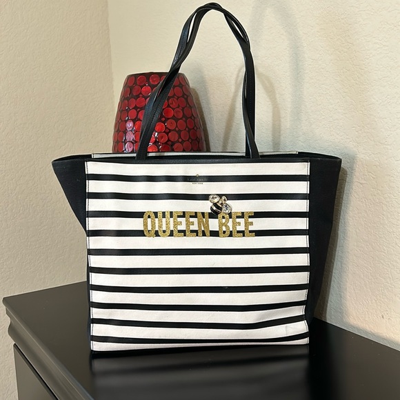 kate spade Handbags - Kate Spade Down The Rabbit Hole Queen Bee Hallie Tote